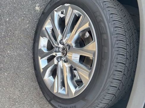 Used 2021 Toyota Highlander Limited image 39