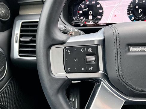 Used 2024 Land Rover Discovery Metropolitan Edition image 23