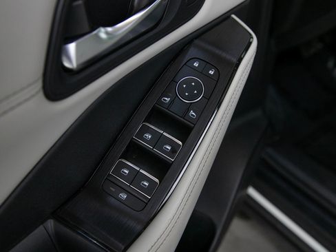 Used 2023 Nissan Rogue SL AWD/4WD image 22
