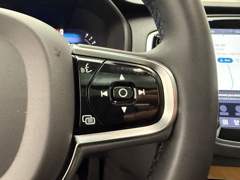 Certified 2023 Volvo XC90 B5 Plus w/ Protection Package AWD/4WD image 17