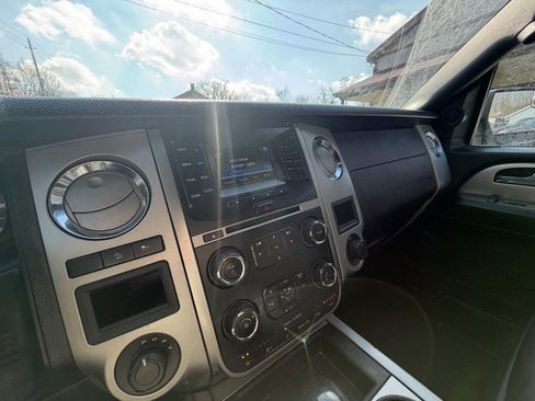 Used 2017 Ford Expedition EL XLT image 6