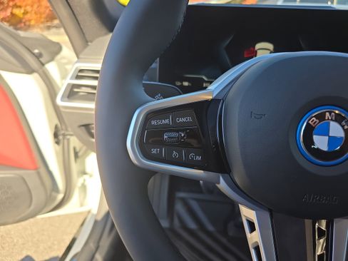 New 2025 BMW i4 xDrive40i image 34