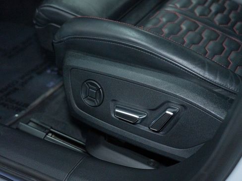 Used 2021 Audi RS 6 w/ Carbon Optic Package AWD/4WD image 23