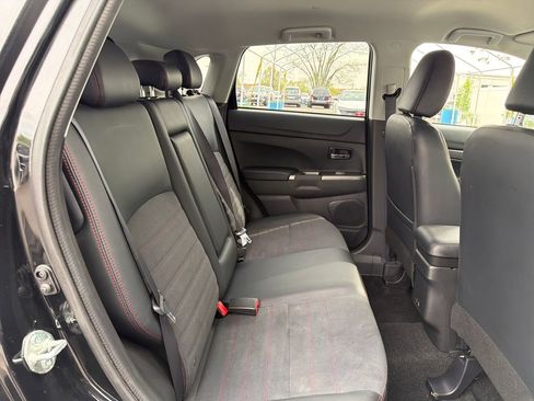 Used 2025 Mitsubishi Outlander Sport SE AWD/4WD image 48