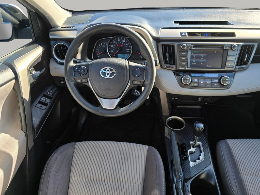 Used 2015 Toyota RAV4 XLE AWD/4WD image 3