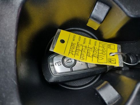 Used 2018 Ford Fusion SE w/ Fusion SE Technology Package image 45