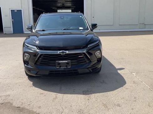 Used 2025 Chevrolet Blazer RS w/ Driver Confidence II Package AWD/4WD image 3