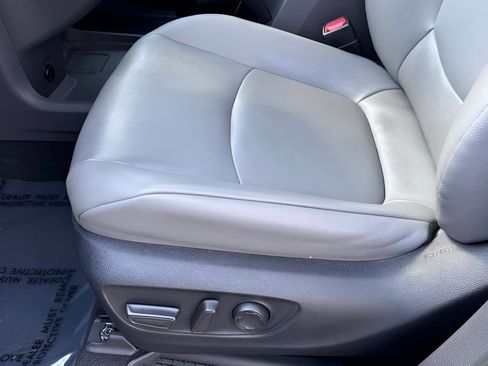 Used 2022 Toyota Sienna XLE w/ XLE Plus Package image 27