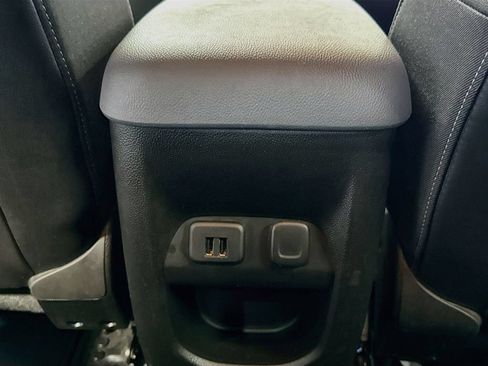 Used 2015 Chevrolet Colorado Z71 AWD/4WD image 24