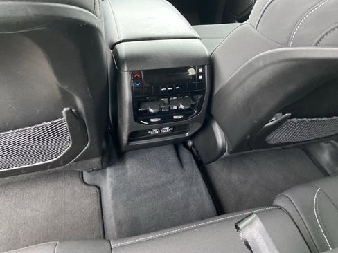 Used 2023 Jeep Grand Cherokee L Laredo image 49