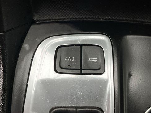 Used 2019 Chevrolet Equinox LT AWD/4WD image 16