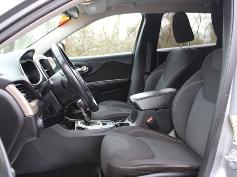 Used 2016 Jeep Cherokee Latitude image 14