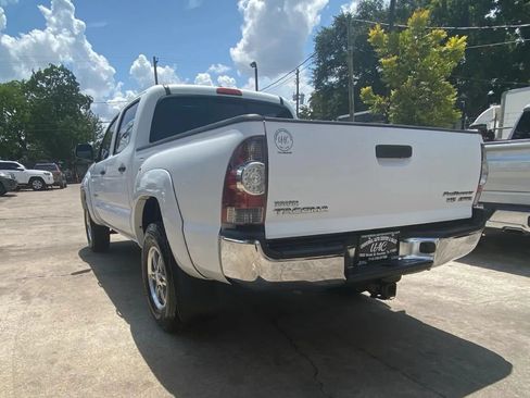 Used 2011 Toyota Tacoma PreRunner w/ SR5 Pkg #2 RWD image 4