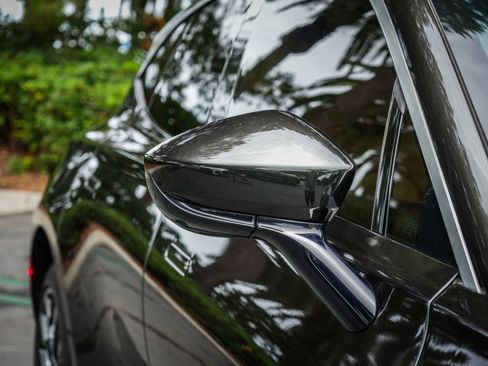 Used 2022 Aston Martin DBX AWD/4WD image 40