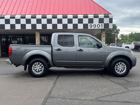 Used 2017 Nissan Frontier SV AWD/4WD image 8