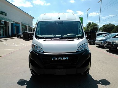 Used 2023 RAM ProMaster 2500 FWD image 2