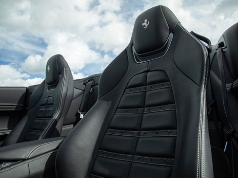 Certified 2023 Ferrari Portofino M image 21