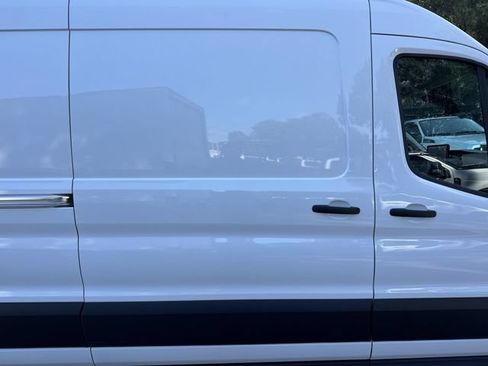 New 2026 Ford Transit 250 148 Medium Roof w/ Load Area Protection Package RWD image 17