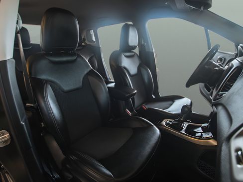 Used 2019 Jeep Compass Latitude AWD/4WD image 13