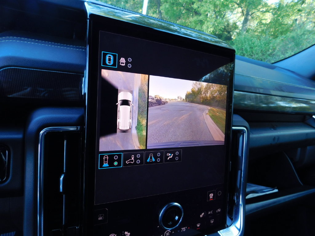 Used 2026 GMC Yukon Elevation AWD/4WD image 3