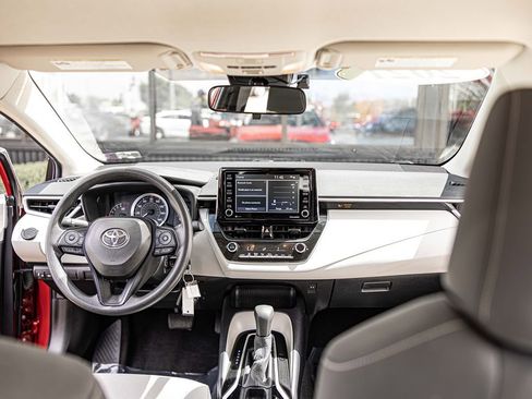 Used 2021 Toyota Corolla LE FWD image 33