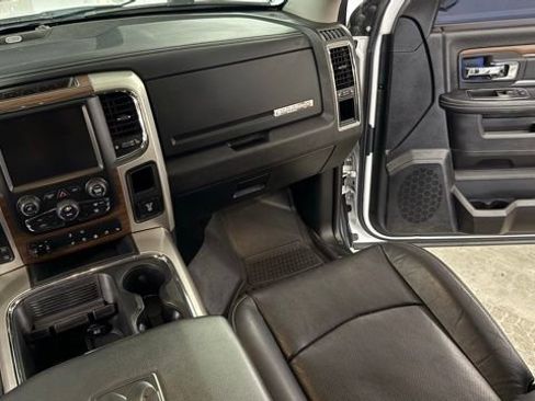 Used 2015 RAM 1500 Laramie w/ Convenience Group AWD/4WD image 32