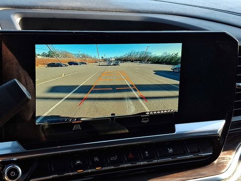 Used 2025 GMC Sierra 1500 SLT image 17