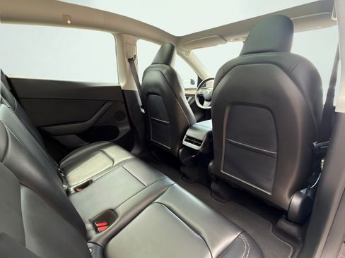 Used 2024 Tesla Model Y Long Range RWD image 40