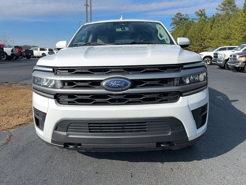Used 2023 Ford Expedition Max XLT image 2