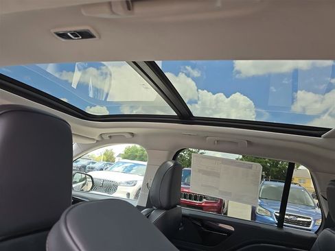 New 2025 Lincoln Aviator 2WD w/ Equipment Group 101A image 28