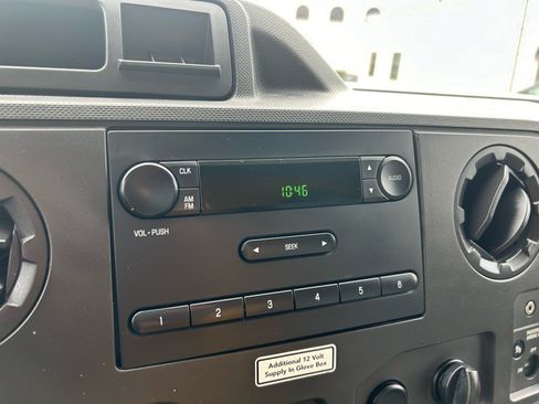 Used 2019 Ford E-350 and Econoline 350 Super Duty image 13