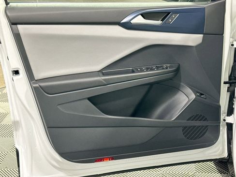 Used 2023 Volkswagen Taos SE image 15