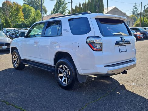 Used 2024 Toyota 4Runner TRD Off-Road Premium image 3