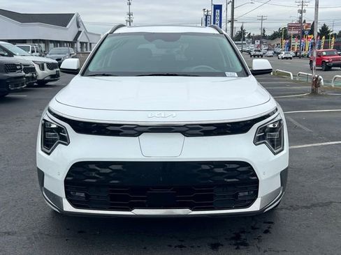 Certified 2024 Kia Niro Wave w/ Wave Preserve Package image 4