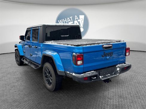 Used 2022 Jeep Gladiator Sport image 6
