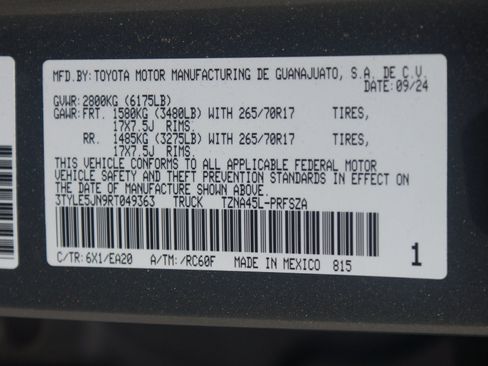 Used 2024 Toyota Tacoma TRD Off-Road w/ TRD Off Road Premium Package AWD/4WD image 27