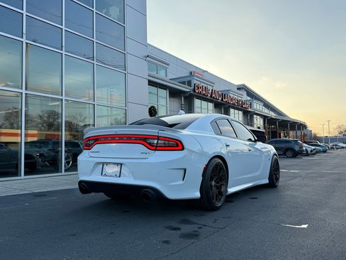 Used 2016 Dodge Charger SRT w/ Harman/Kardon Audio Group image 4