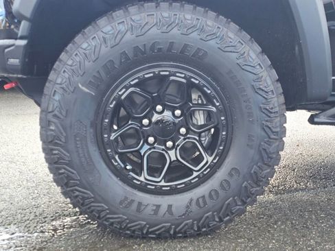 New 2025 Chevrolet Colorado ZR2 w/ ZR2 Bison Edition image 12