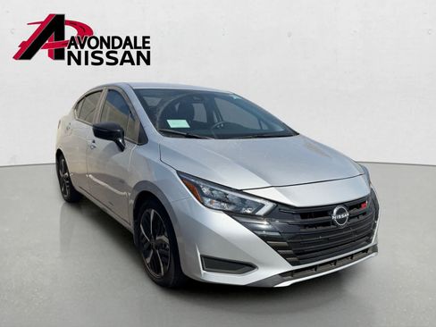 Used 2025 Nissan Versa SR w/ Trunk Package FWD image 4