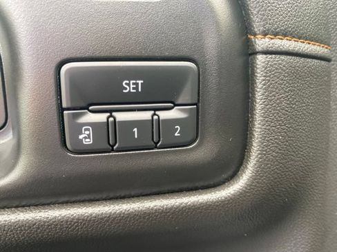 Used 2021 GMC Sierra 1500 AT4 w/ Technology Package AWD/4WD image 17