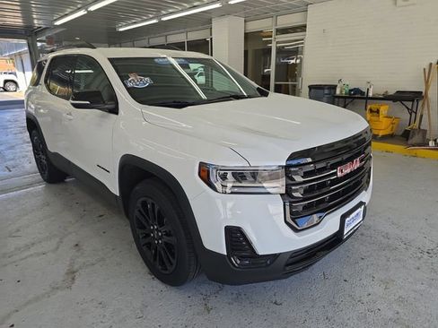 Certified 2023 GMC Acadia SLE w/ Driver Convenience Package image 7