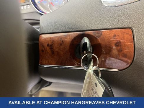 Used 2013 Chrysler Town & Country Touring FWD image 22