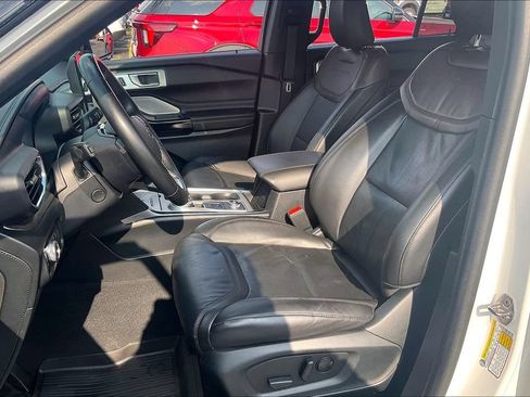 Certified 2023 Ford Explorer Platinum w/ Technology Package AWD/4WD image 24