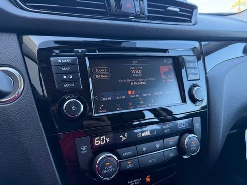 Certified 2022 Nissan Rogue Sport SL w/ Premium Package image 18