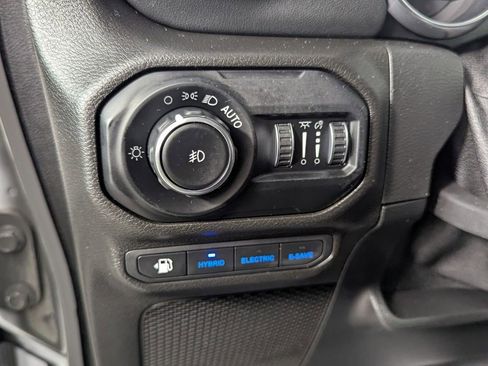 Used 2021 Jeep Wrangler Unlimited Sahara w/ Cold Weather Group AWD/4WD image 13