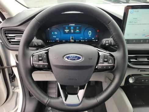New 2025 Ford Escape SE w/ PHEV Premium Package image 25