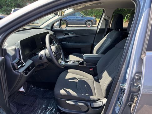 Used 2025 Kia Sportage LX FWD image 25