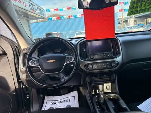 Used 2016 Chevrolet Colorado LT w/ LT Convenience Package image 11