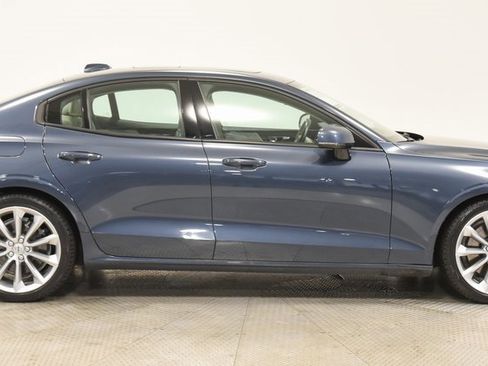 Used 2020 Volvo S60 T6 Momentum w/ Protection Package Premier image 5