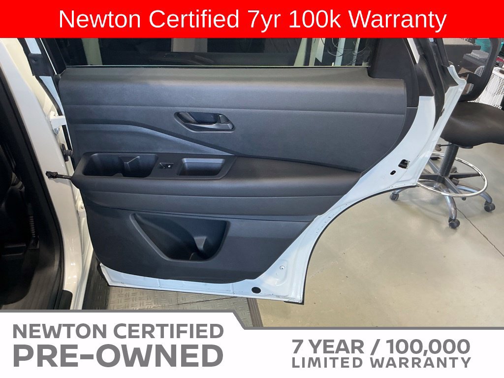 Used 2024 Nissan Pathfinder SV FWD image 39